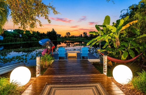 Cloud Lake House | 2 Homes Hot Tubs x2 Heated Pool Fire Pit
