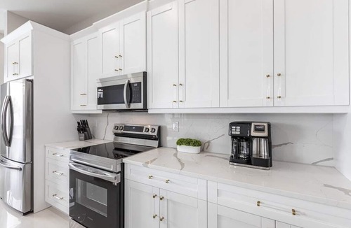 Diplomat House | 2 King Suites, Game Rm, Large Private Fenced Yard