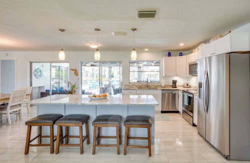 Yacht Club House | 2 Mi to Beach: Canal-Front Home in Cape Coral!