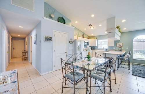 Naples Park Cottage | 2 Mi to Beach: Naples Home w/Pool!