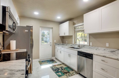 Fort Myers House | 2 Mi to Dtwn Fort Myers! Home w/Dock on Canal