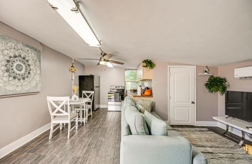 Naples House | 2 Mi to Public Pool! Cozy Naples Cottage w/Patio