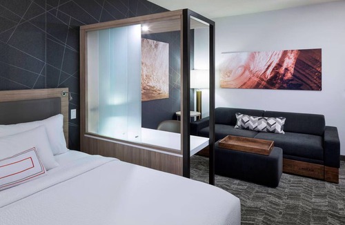 Clearwater Beach Hotel | 2 Pet-friendly Units, Outdoor Pool, Comes with Free Breakfast!