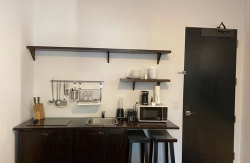 Morningside Hotel | 2 Queen Beds in Boutique Hotel free Street Parking