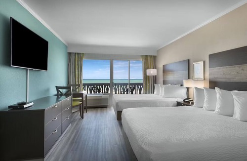 Myrtle Beach Resort | 2 Shoreline Oceanfront Rooms | Hot Tub, Spa, 1.2 mi to Broadway at the Beach