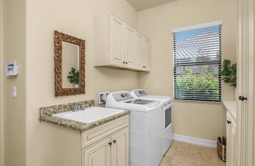 Bonita Springs House | 2 story estate home with 2 masters, 3 guest rooms, 4 full bathrooms. Discounted