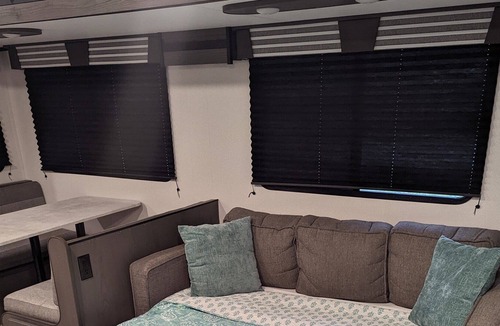 Arcadia House | 2021 Clean Modern Camper Fun & Relaxing Farm Adventure