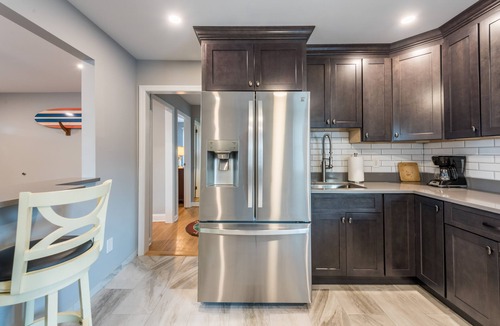 Ortley Beach House | 2026 LAVALLETTE: NEW Gourmet Kitchen & Bathroom & 2 Blocks to BEACH