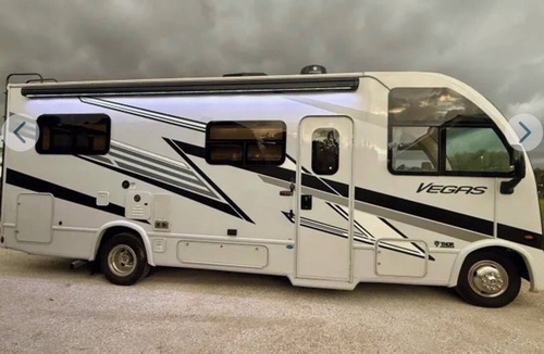 Myakka City House | 2026 Unique Resort-Style Stay on Wheels! Sleeps 2-4 We deliver & Set Up!