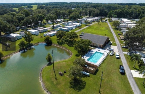 Myakka City House | 2026 Unique Resort-Style Stay on Wheels! Sleeps 2-4 We deliver & Set Up!