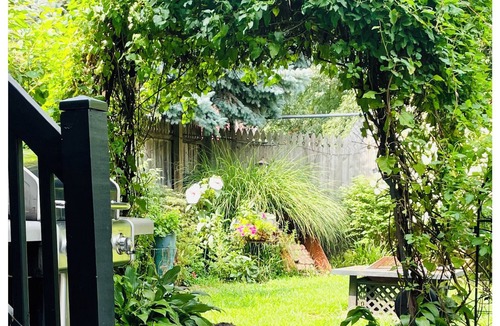 McGinley Square House | 2026 World Cup Accommodation, Stunning house, sleeps 6, 2 car parking and garden