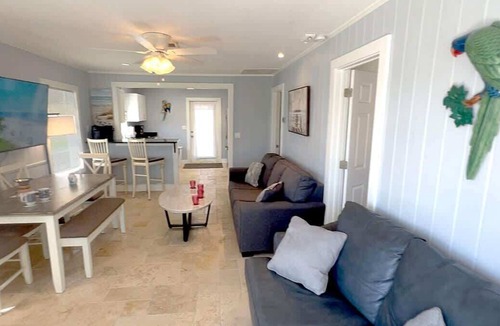 Fort Myers Beach House | 213 Ohio Cozy Cottage Just Short Walk to Beach