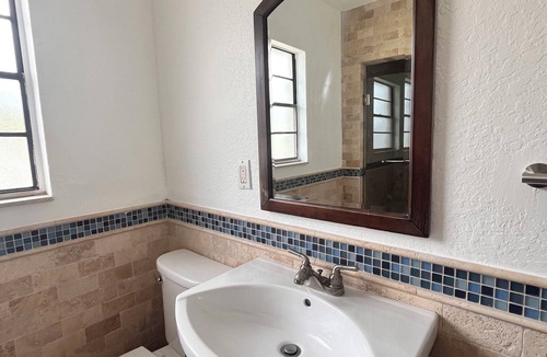 Singer Island Hotel | 215 Traditional Room in a waterfront hotel in Singer Island, FL