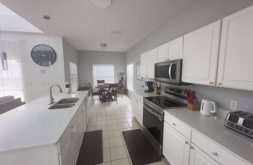 Highgate Park House | 253 Beautiful house close Disney Park