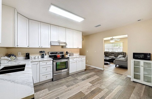 Tampa House | 2737 Bel Aire Circle