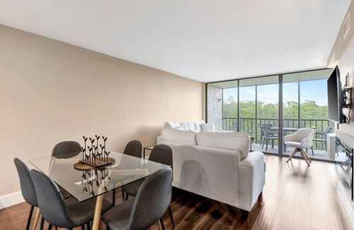 Clearwater Apartment | 2b/2b 90d rental, golf course + htd pool + hot tub