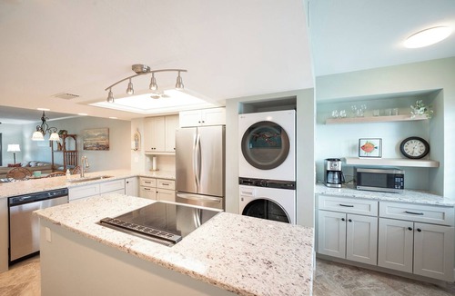 South Island Condo | 2B/2B WATERFRONT HARBOUR POINTE VACATION CONDO! WALK TO BEACH! RESORT POOL!