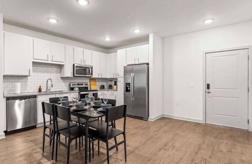Bay Lake Apartment | 2Bd Apt Sleeps 8 PetsAllowed Close to Disney