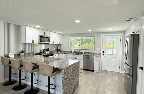 Englewood House | 2BR Coastal Beach & Boating Escape