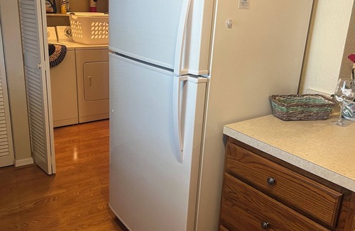 Englewood South Condo | 2BR Condo w/Pool, Wi-Fi & Parking – Walk to Groceries, 3 Miles from Beach