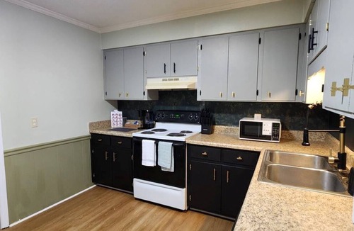 Boiling Springs House | 2BR Near Sherman College & Shops