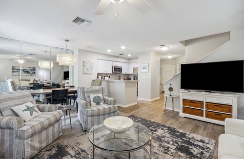 Amelia City Condo | 2min walk to beach. Dogs Welcome! Pool View. Close to The Ritz Carlton!