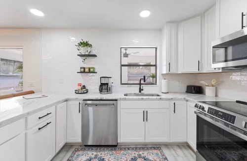 Lakeland House | 3/2 Beautiful Pool Home + Garage + Pet Friendly
