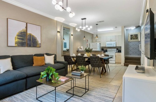Bay Lake House | 3 BD/2 BA/Lucaya Village (6-107)