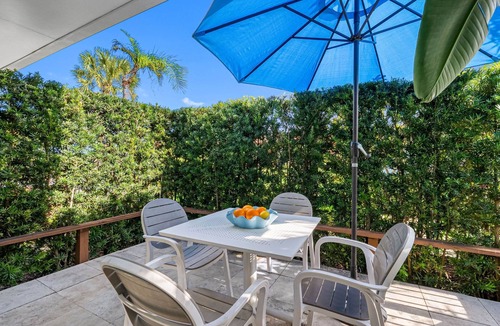 Nokomis Villa | 3 Bedroom/2 Bath Villa (Ground Level) - Unit 5/B
