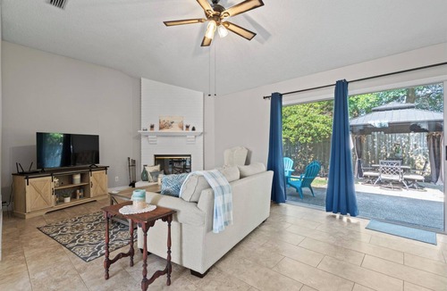 Golden Glades - The Woods House | 3-bedroom 2-bathroom house near Mayo and Beaches