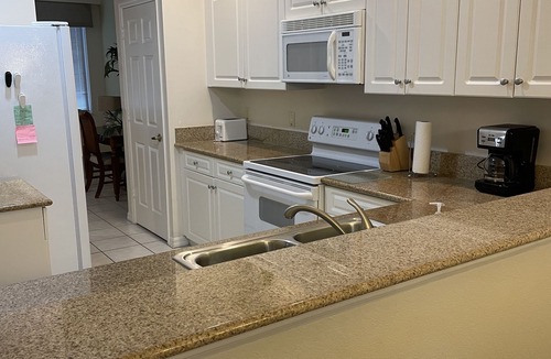 Naples Condo | 3 Bedroom/2 Bathroom Condo 2nd Floor