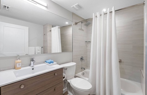 Nokomis House | 3 Bedroom/3 Bath Townhouse - Unit 3