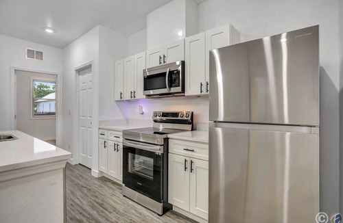 Ybor City Apartment | 3-bedroom apartment in beautiful Tampa with cool AC
