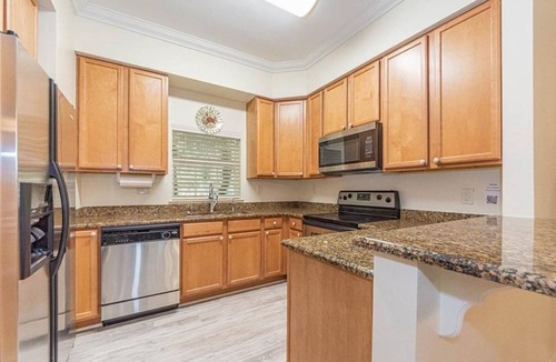 Boulevard Village and Tennis Condo | 3 Bedroom Condo 431208 by Houzlet