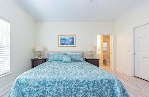 Boulevard Village and Tennis Condo | 3 Bedroom Condo 431208 by Houzlet