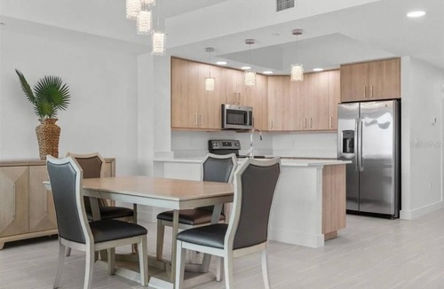 Island Estate Condo | 3-bedroom condo with optional boat slip. Walk to Clearwater Beach.