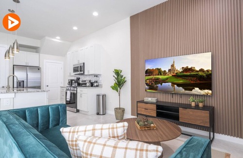 Bay Lake Villa | 3-Bedroom Home Resort near Disney