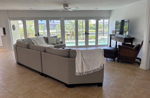 Shell Harbor House | 3-bedroom house in fantastic Sanibel with AC