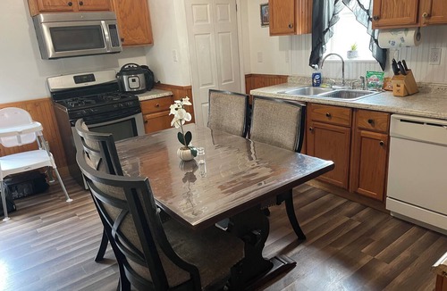 Pottsville House | 3-bedroom house in lovely Pottsville with cool ac and jacuzzi for relaxing
