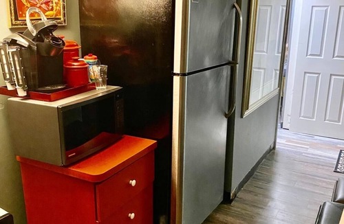 Englewood House | 3-bedroom house in tranquil Teaneck perfect for relaxing stays