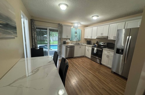 Somerset Lakes House | 3-bedroom house with heated pool in Largo minutes from breathtaking beaches