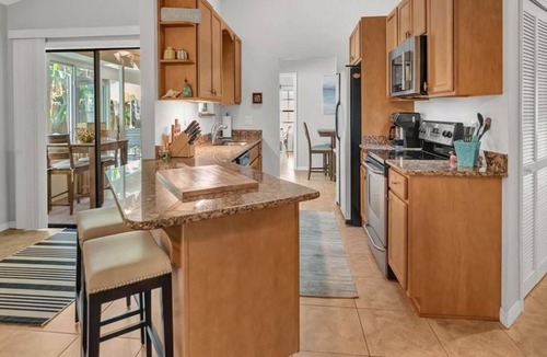 Vero Beach Apartment | 3 Bedroom Single family 320419 by Houzlet