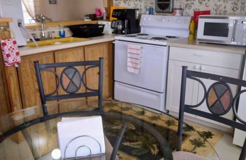 Englewood South House | 3 BR home on a canal in Paradise - 10 mins from many beaches!