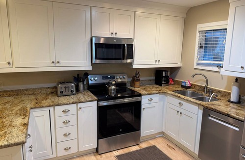 Kiawah Island House | 3 Br New Renovation! Resort Privileges (pool, etc), very close to Ocean