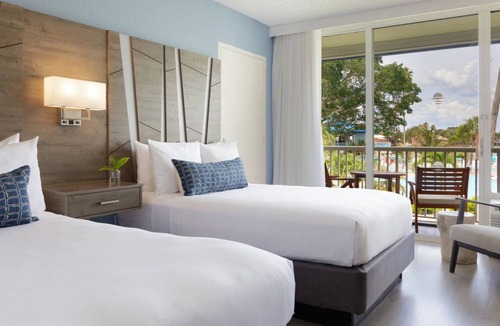 Pinellas Point Hotel | 3 Lux Units w/Captivating Views | Minutes from Downtown St. Petersburg
