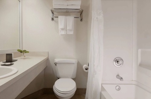 Pinellas Point Hotel | 3 Lux Units w/Captivating Views | Minutes from Downtown St. Petersburg