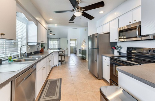 Englewood Cottage | 3 Mi to Beach! Englewood Family Gem + Private Pool