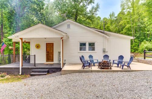 Forest City House | 3 Mi to Dtwn! Forest City Haven w/Furnished Patio