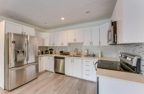 North Central Hollywood House | 3 Mi to Hollywood Beach! Canal-Front Haven w/Dock