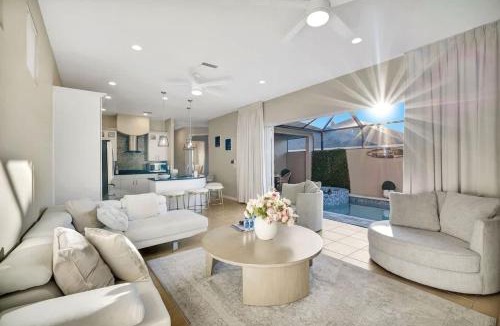 Naples Park House | 3 Minutes To Beach, Dining, & Nightlife, 4 Bedroom, 4 Bathroom, Equipped With Pool & Spa Lux Family Home Sleeps 10